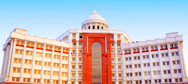 Babu Banarasi Das University campus building